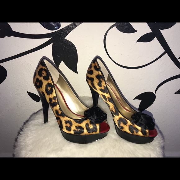 Guess leopard heels size 7 - Picture 9 of 10